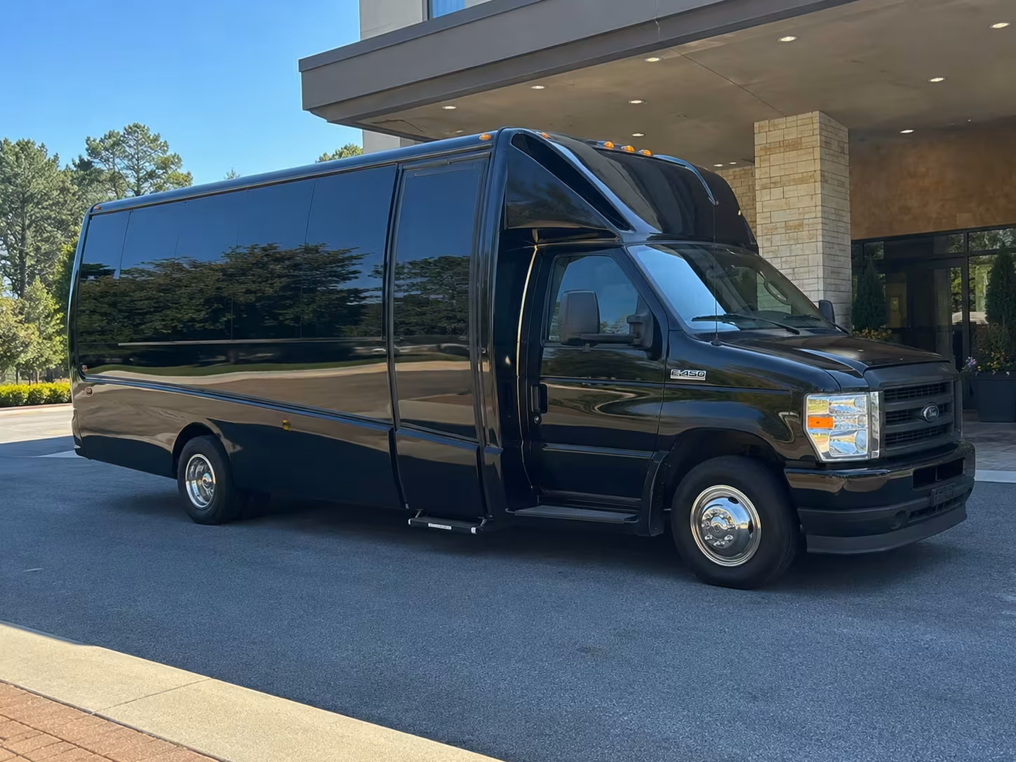 15 passenger minibus
